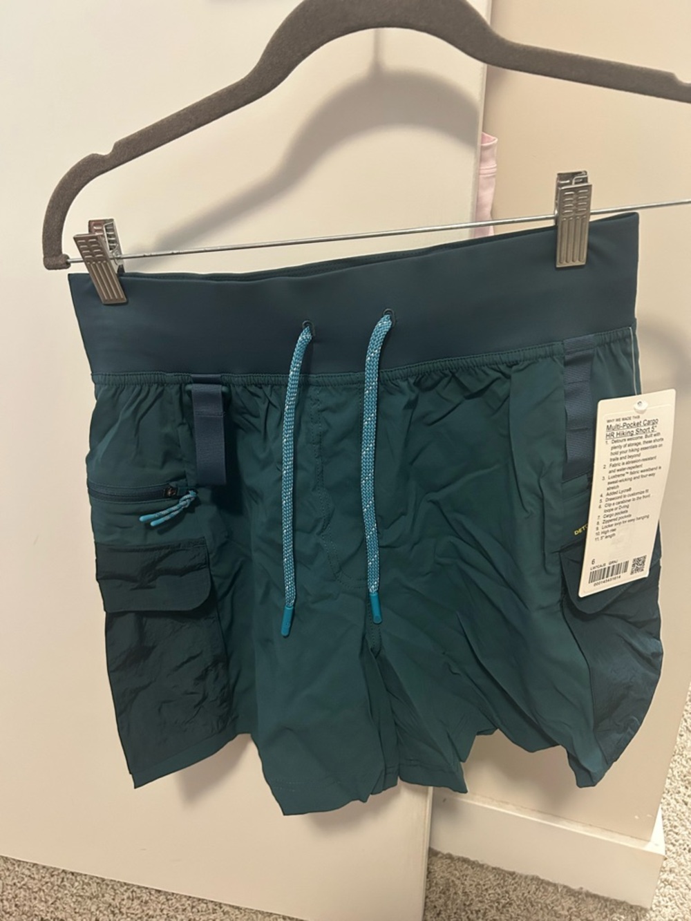 Lululemon multi pocket cargo short 5”